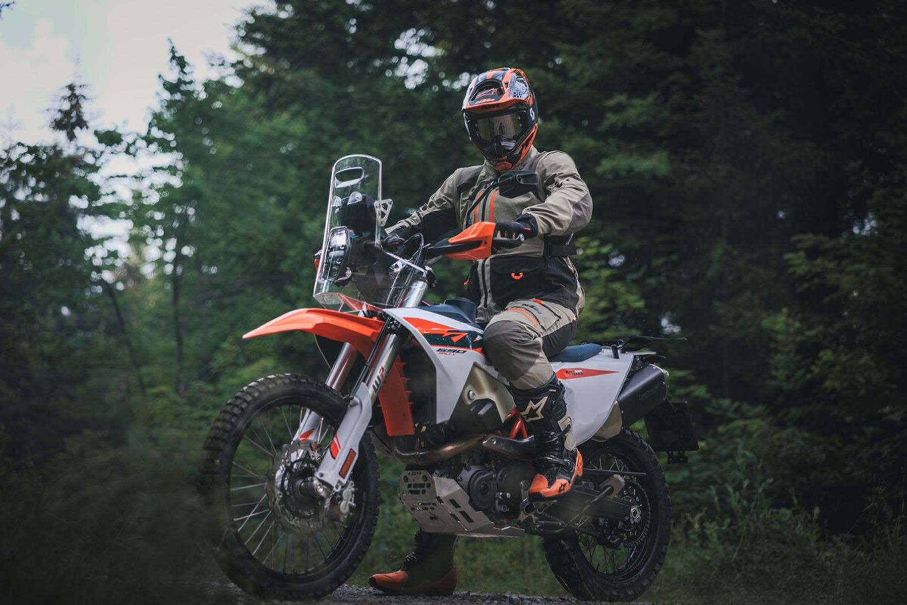 KTM_690_Rrally_2027_06.jpg